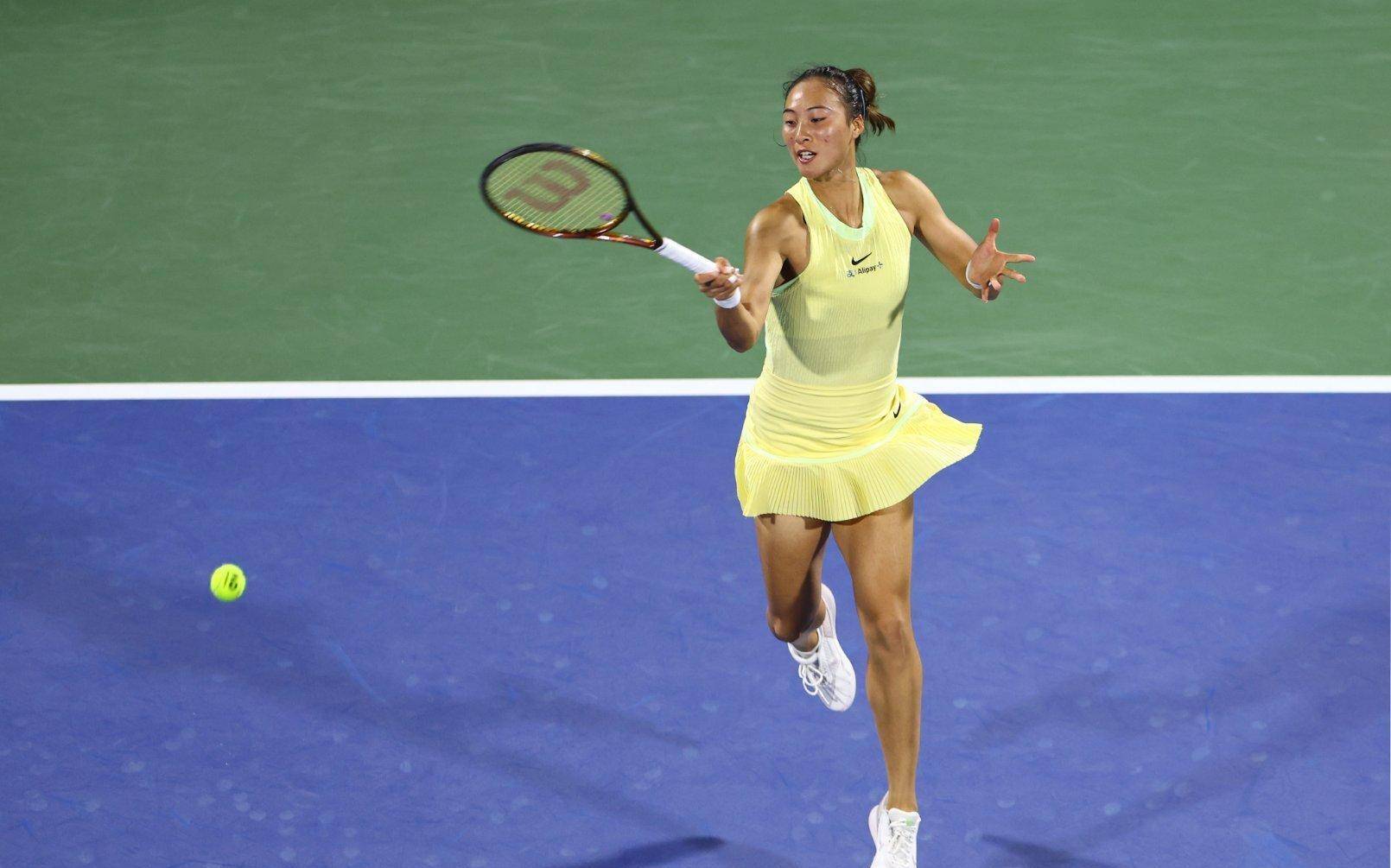 阿扎伦卡在巴塞罗那比赛中大胜，挺进下一轮引发热议！(网球名将阿扎伦卡是哪国人)